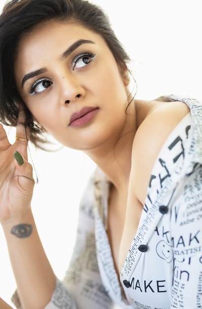 400px x 609px - 15 Latest and Hot Srimukhi Photos HD In 2023 | Womens Mania