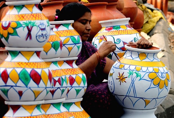 Traditional Pongal Pot Decoration